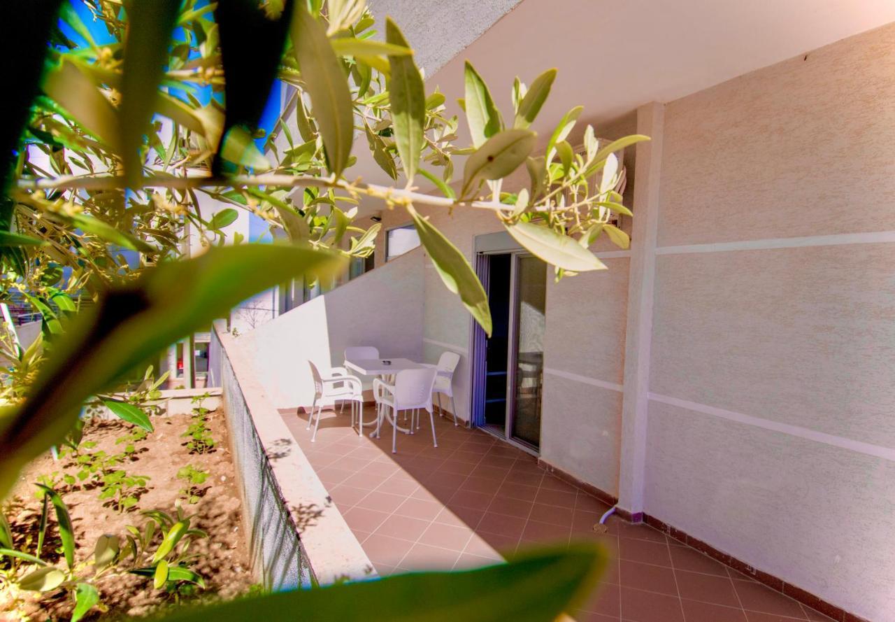 Grand Blue Aparthotel Σαράντα Εξωτερικό φωτογραφία
